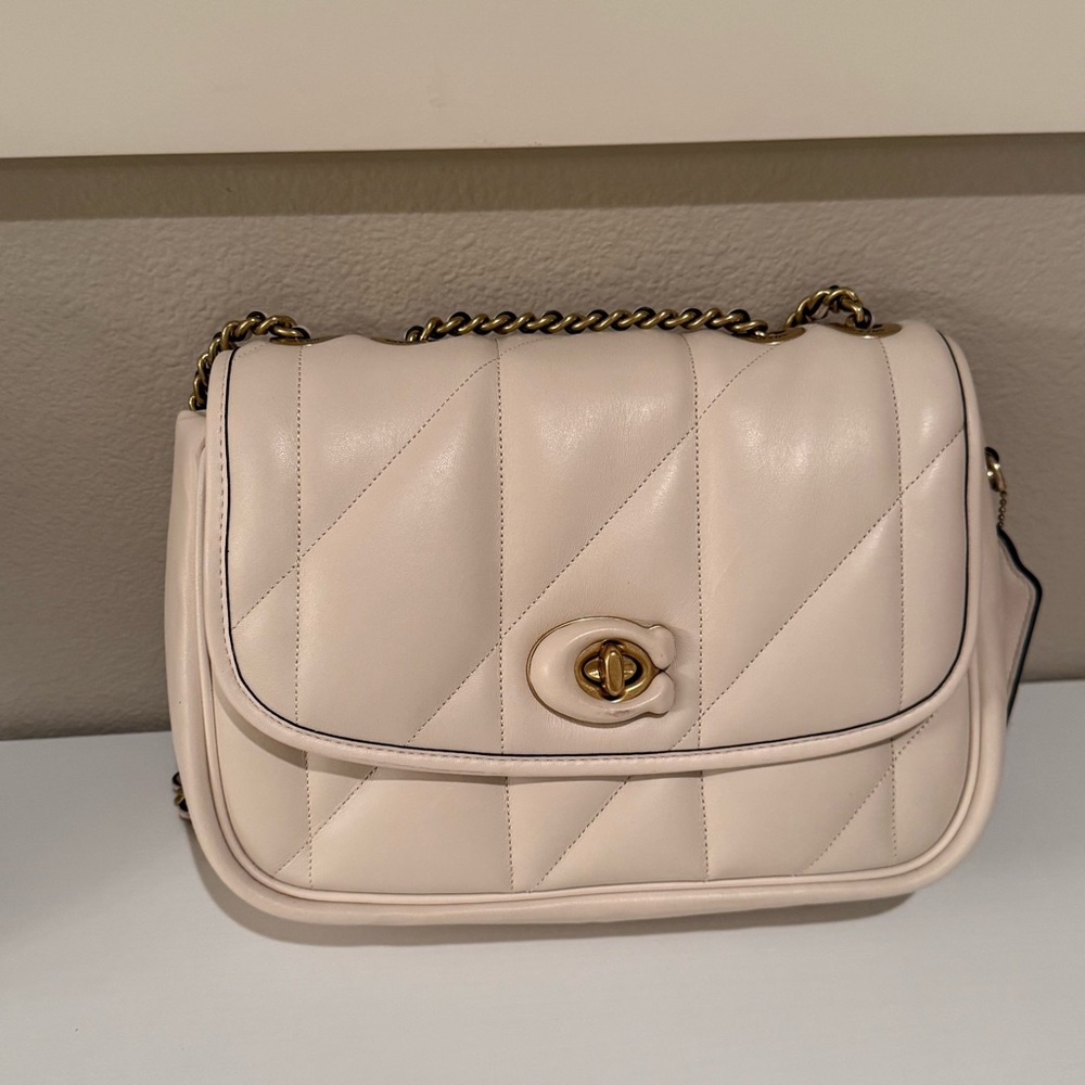 🚫SOLD🚫 COACH Pillow Madison 18 - Chalk/gold - retails $498